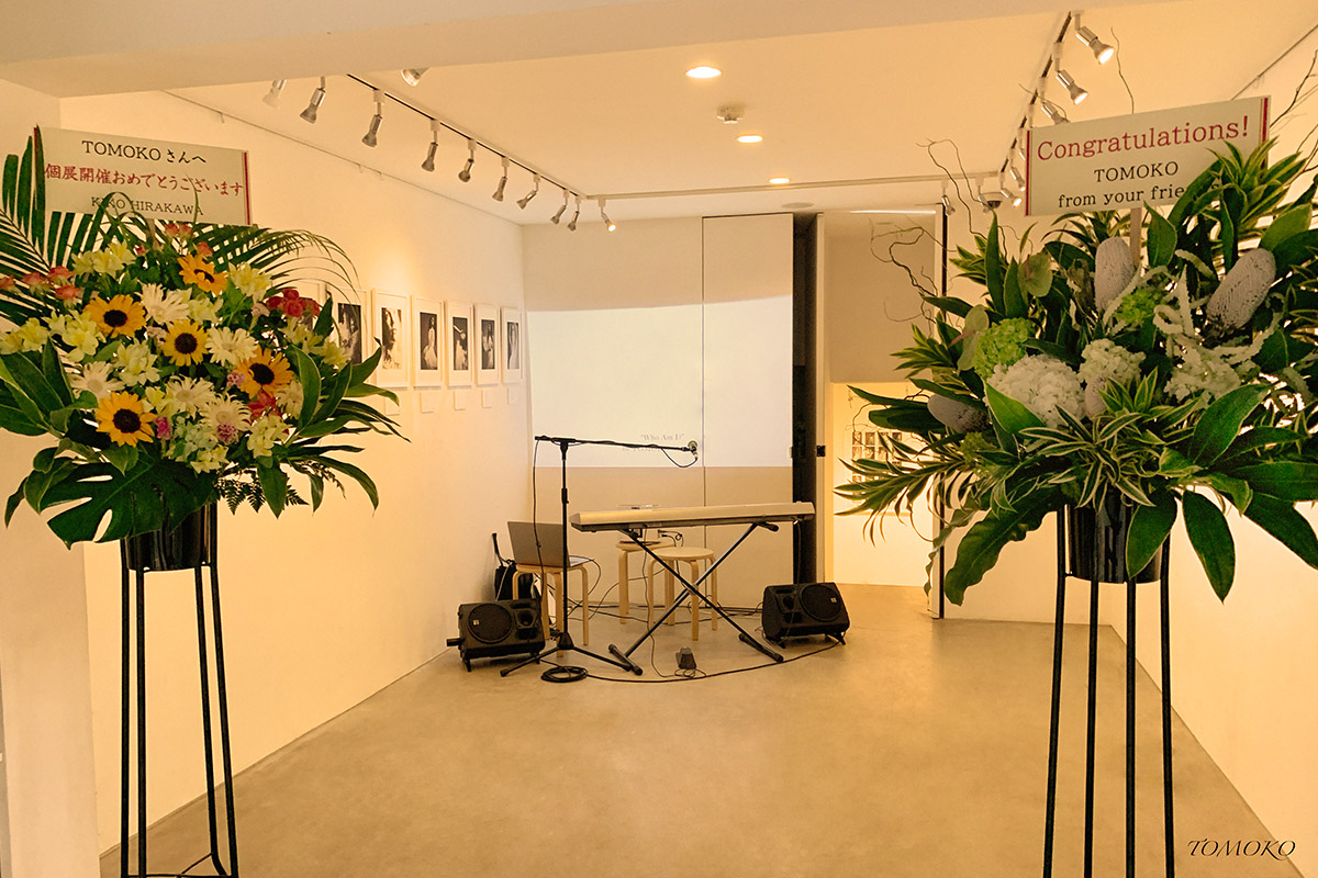 Who Am I? by TOMOKO — Exhibition view in Tokyo, 2021