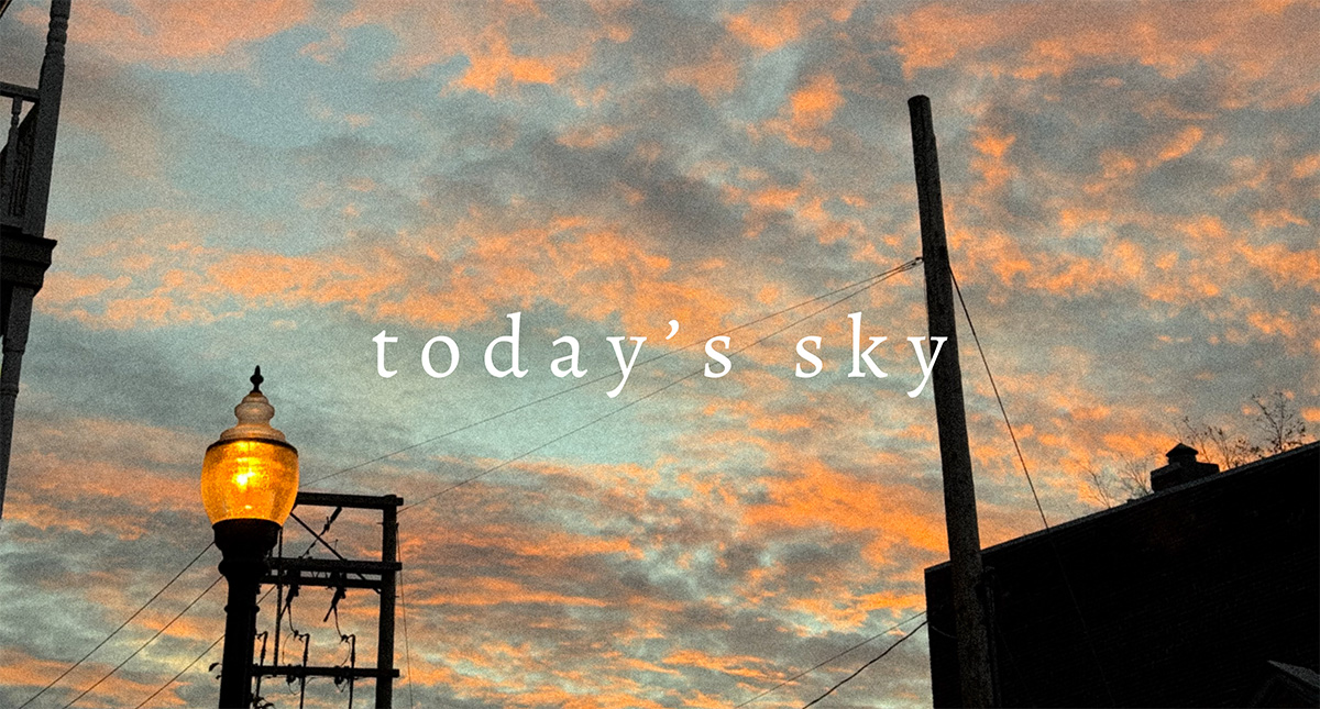 A poetic sky in Québec at dusk — soft clouds, pink light, and the scent of autumn air